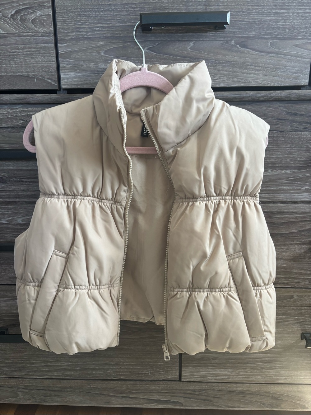 H&M Light Beige Quilted Puffer Vest